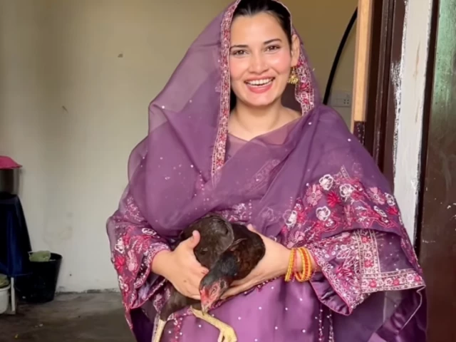 ‘DHA wali maid’ celebrates getting her children into a better school