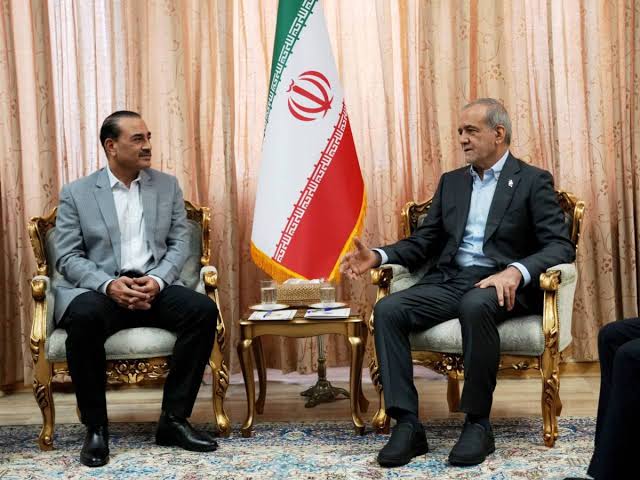 CDF Munir-Pezeshkian meeting raises peace hopes