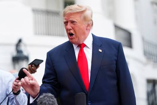 Trump urges Ukraine to make deal to end war with Russia